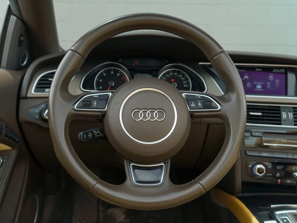 Used 2013  Audi  image 23