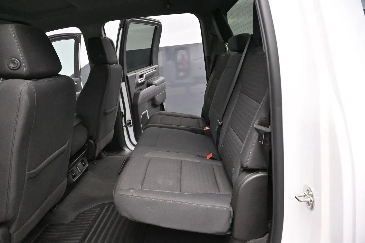 Used 2025 Summit White Chevrolet LT image 28