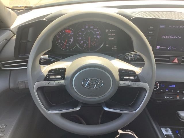 Used 2021 Gray Hyundai SEL image 21