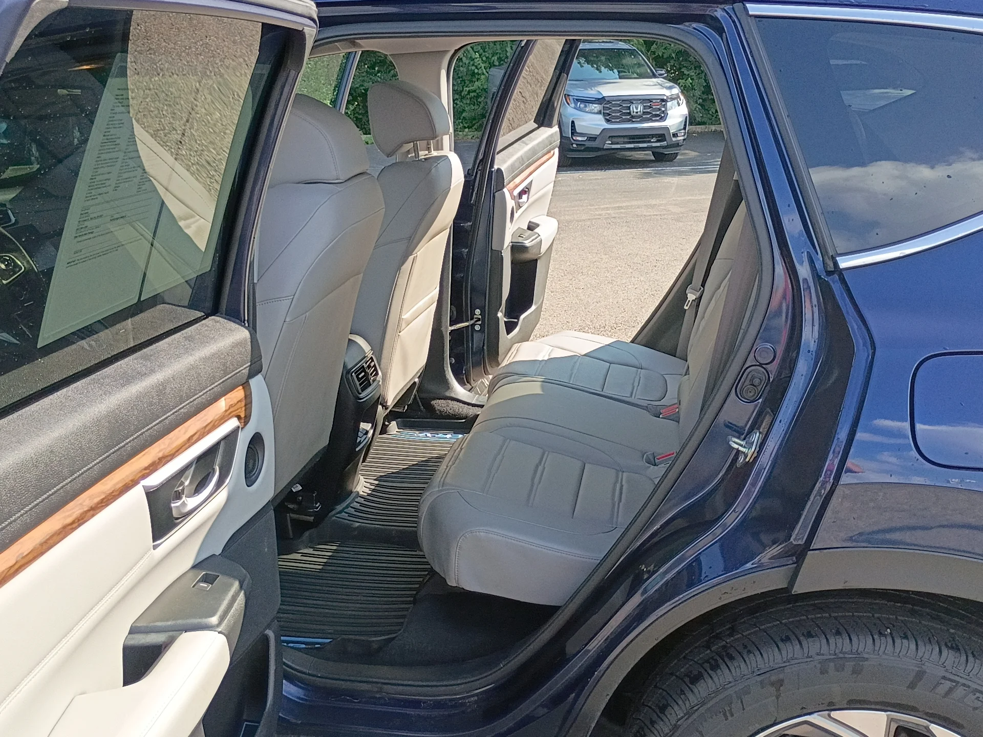 Certified Used 2018 Obsidian Blue Pearl Honda EX-L image 13