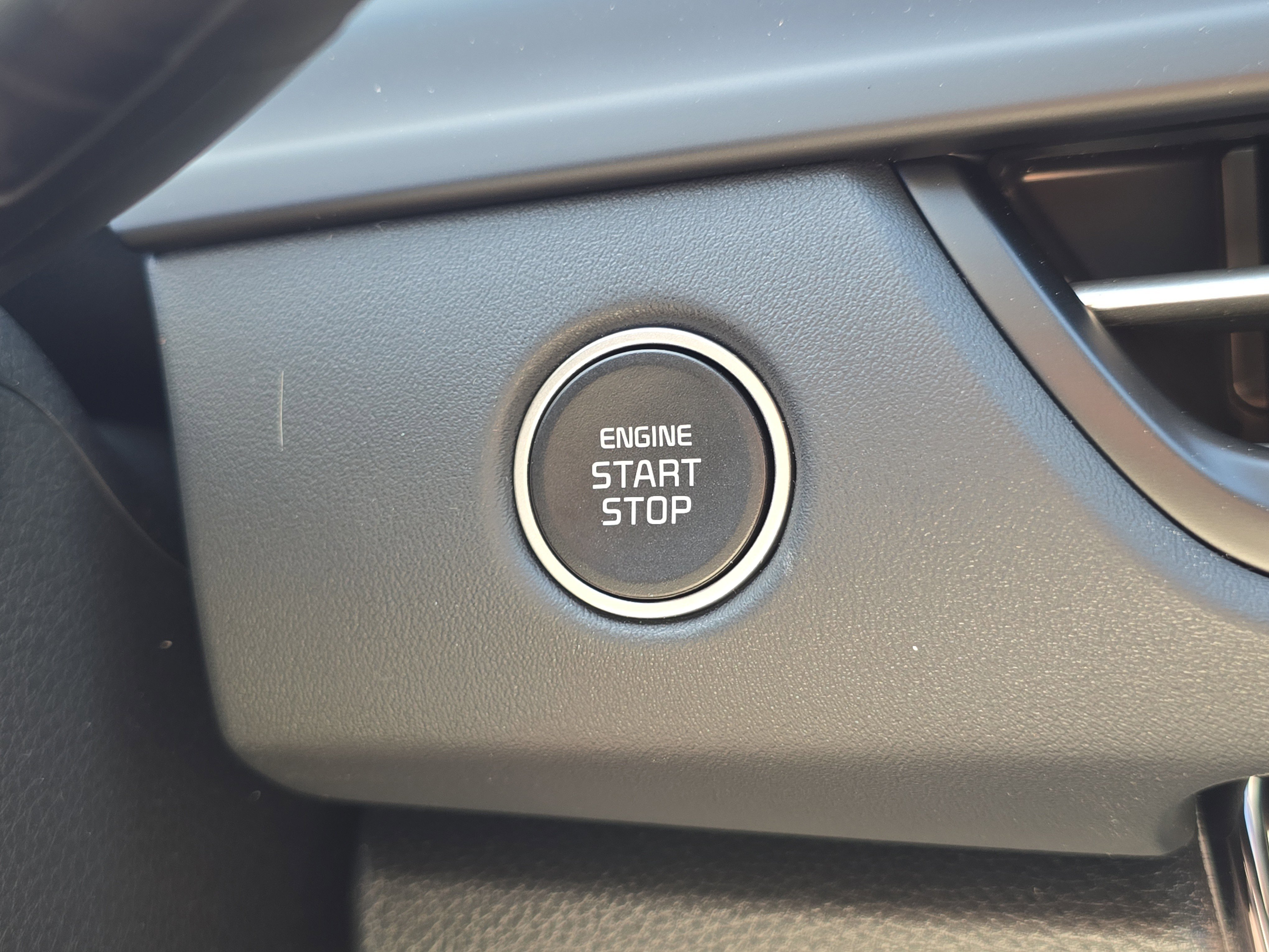 New 2026 Snow White Pearl Kia EX image 25