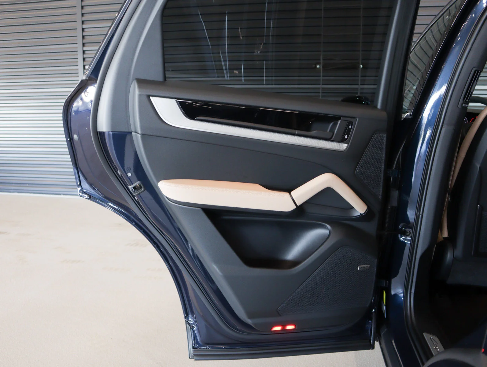 2025 Porsche Cayenne S - Photo 25