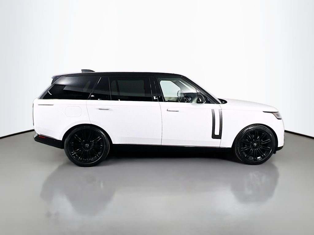 Used 2022 Fuji White Land Rover SE image 4