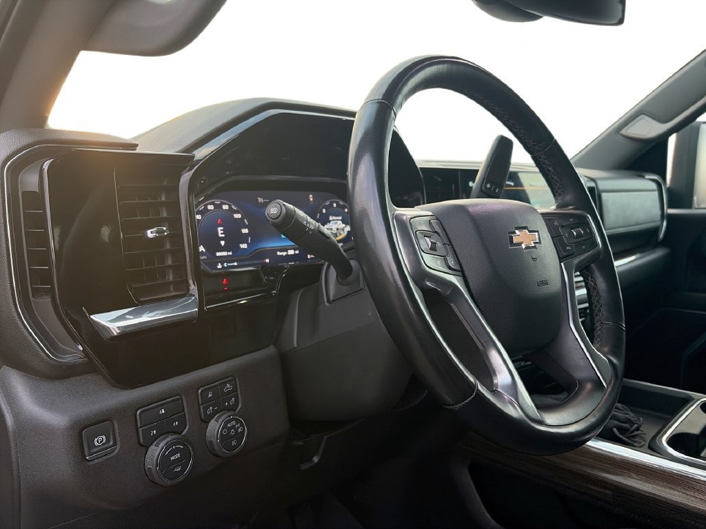 Used 2025 Sterling Gray Metallic Chevrolet LT image 10