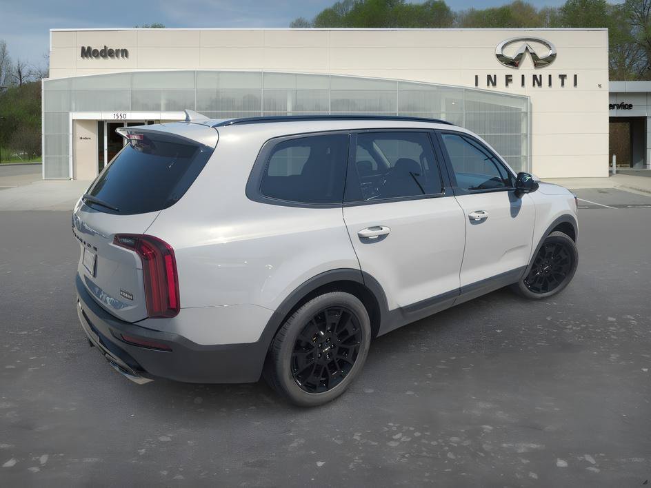 Used 2022 Wolf Gray Kia EX image 4