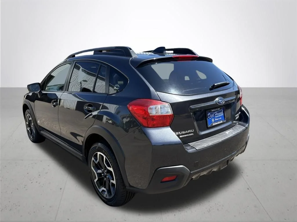 Used 2017 Gray Subaru 2.0i Limited image 8