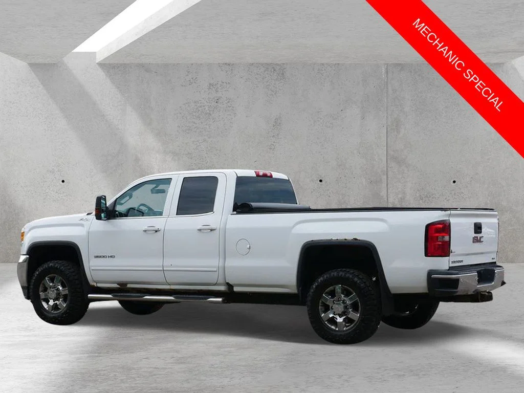 Used 2016 White GMC SLE image 4
