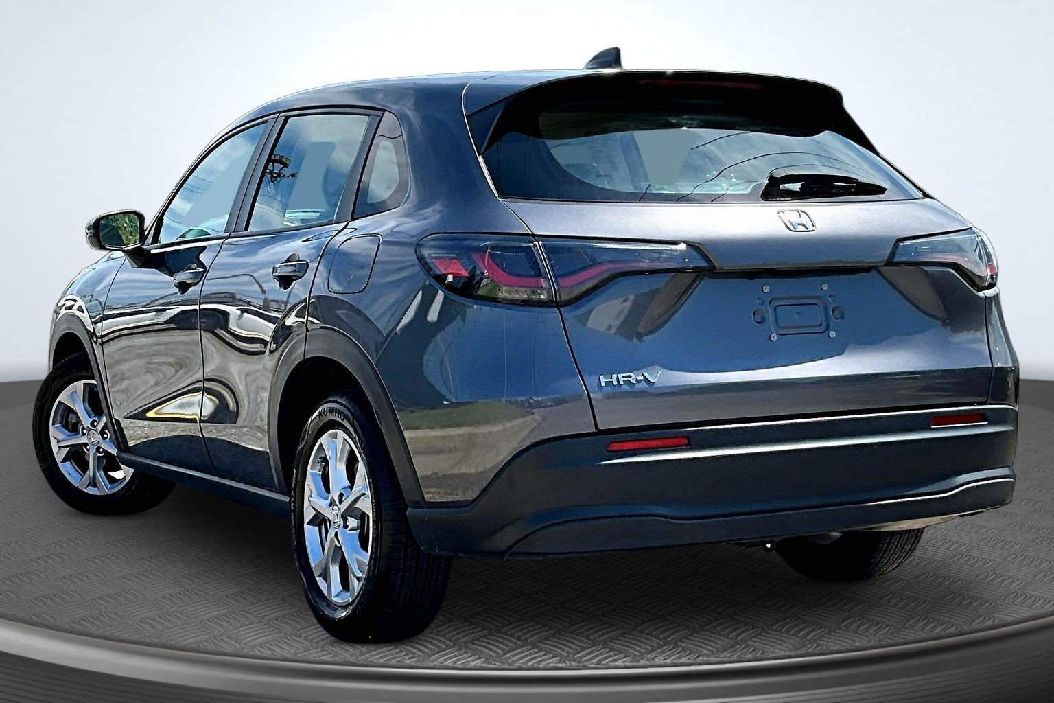 Used 2024  Honda LX image 3