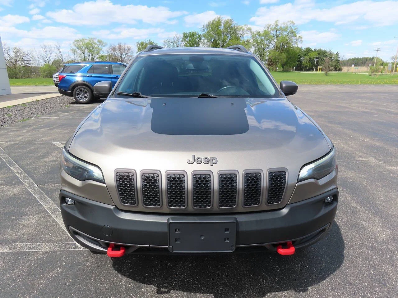 Used 2021 Light Brownstone Pearl Coat Jeep Trailhawk 4x4 4dr SUV image 2
