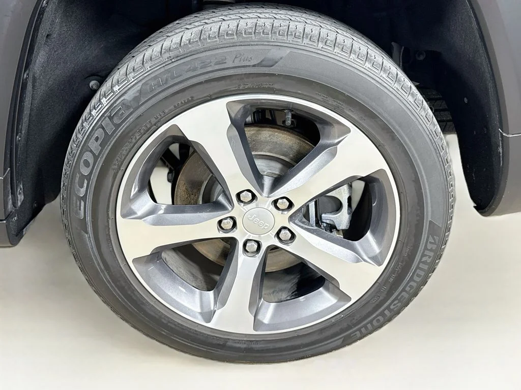 Used 2023 Gray Jeep Limited image 32