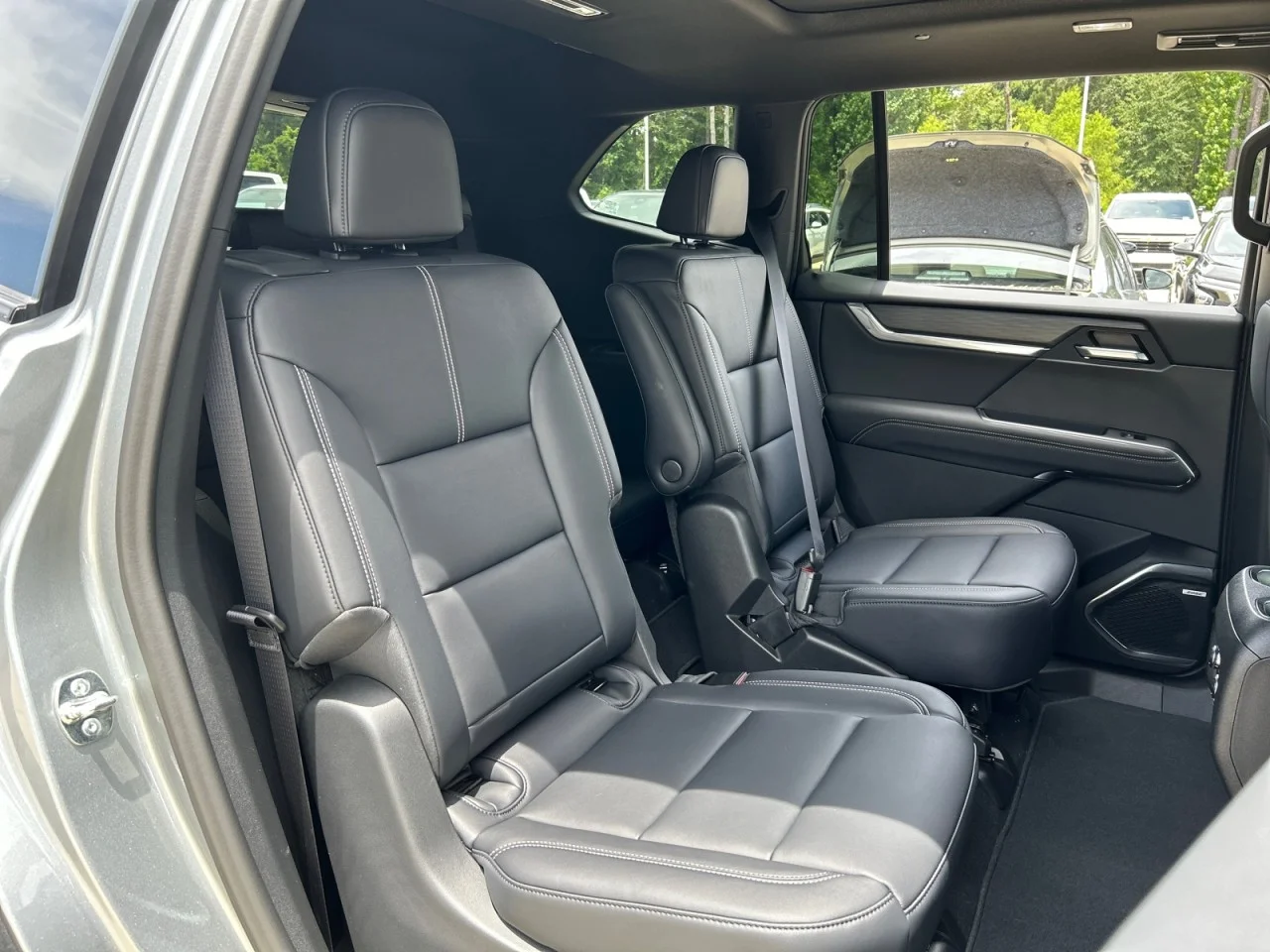 New 2026 Sterling Metallic GMC Elevation image 18