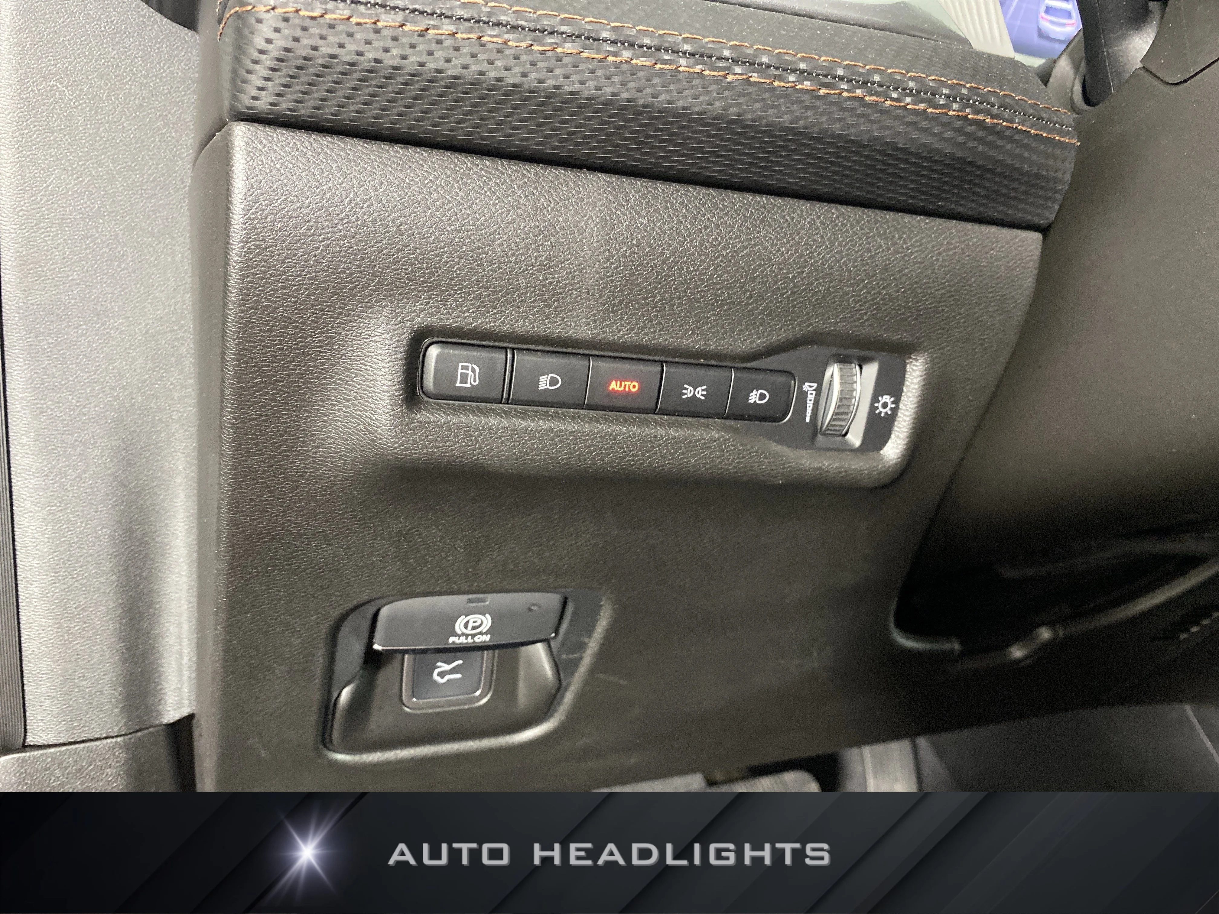 New 2026 Diamond Black Crystal Pearl-Coat Exterior Paint Jeep Limited image 23