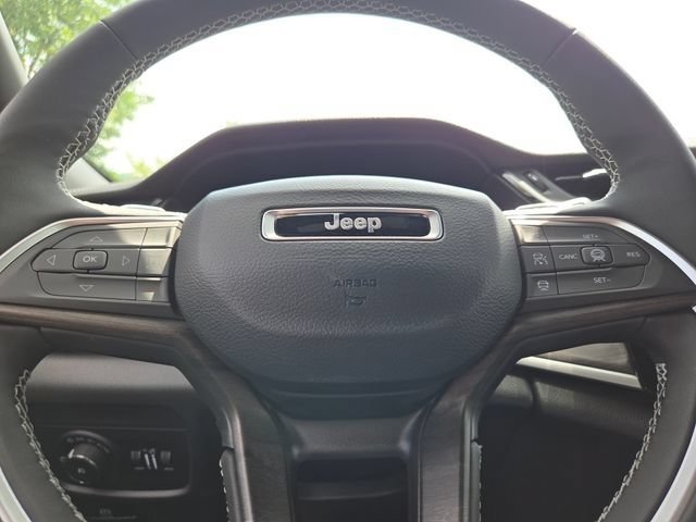 New 2026 Diamond Black Crystal Pearlcoat Jeep Limited Reserve image 37