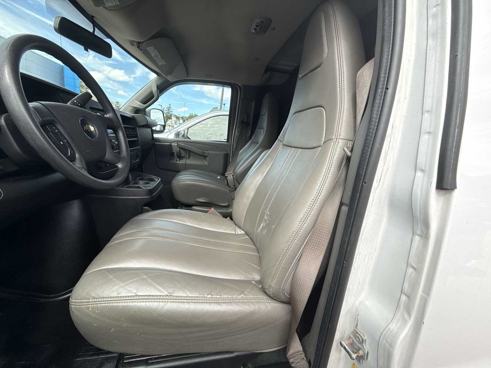 Used 2019 SUMMIT WHITE Chevrolet Work Van image 17