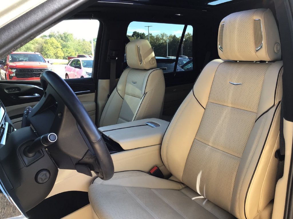 Used 2023 SANDSTONE METALLIC Cadillac 4WD Premium Luxury image 25