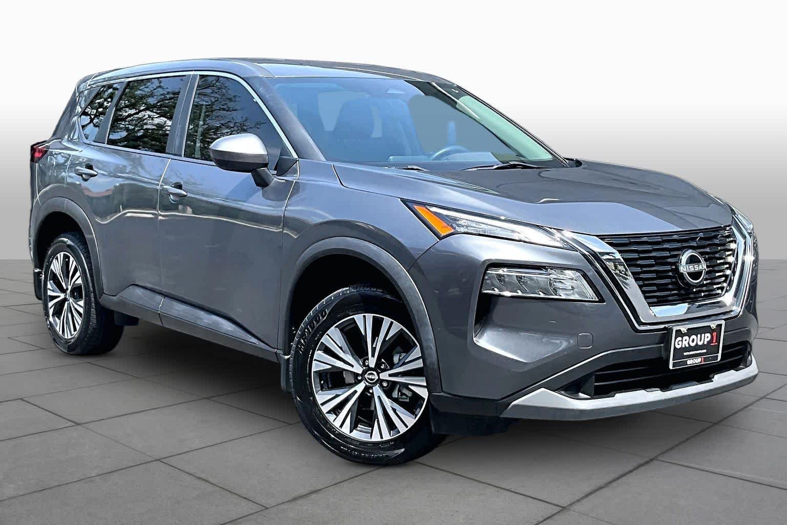 Used 2023 Gun Metallic Nissan SV image 3