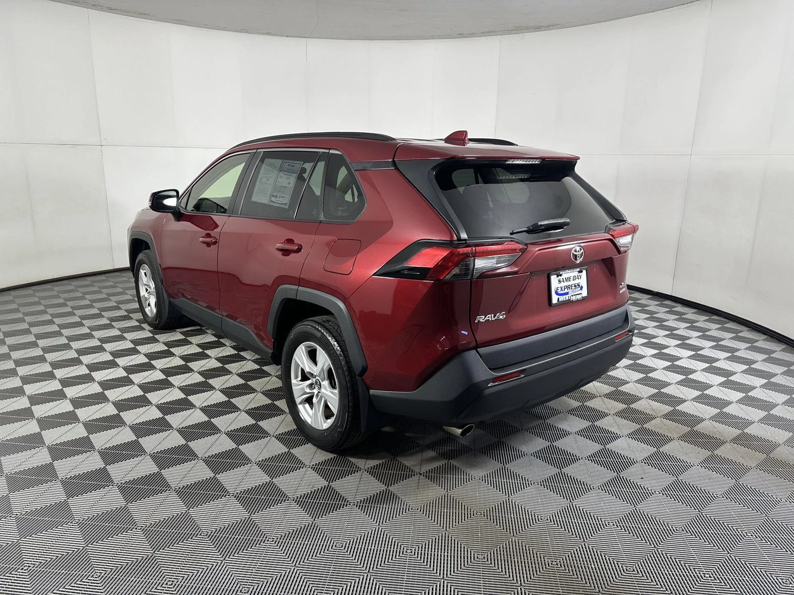 Used 2019 Ruby Flare Pearl Toyota XLE image 30