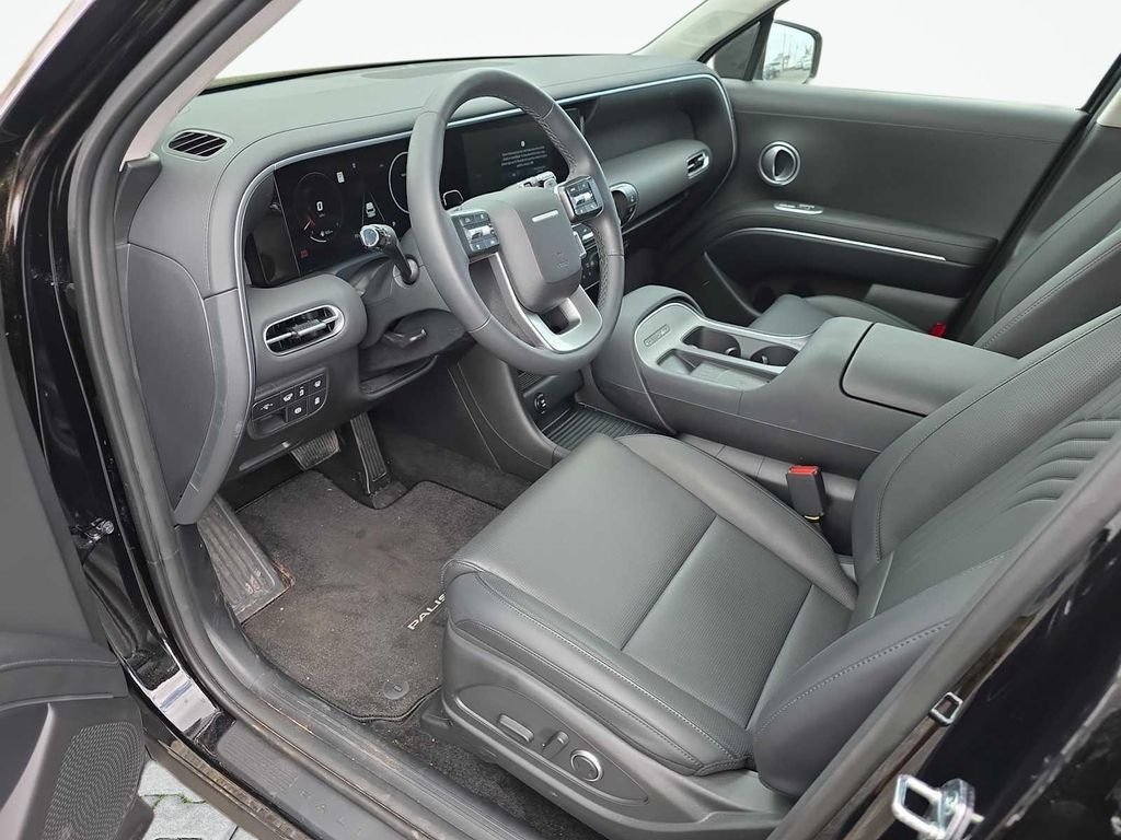 Used 2026 Black Hyundai SEL 7P image 10