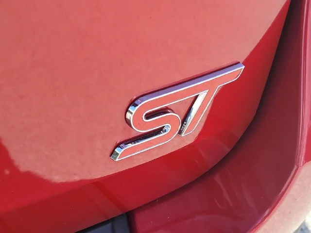 Used 2022 Red Ford ST image 9