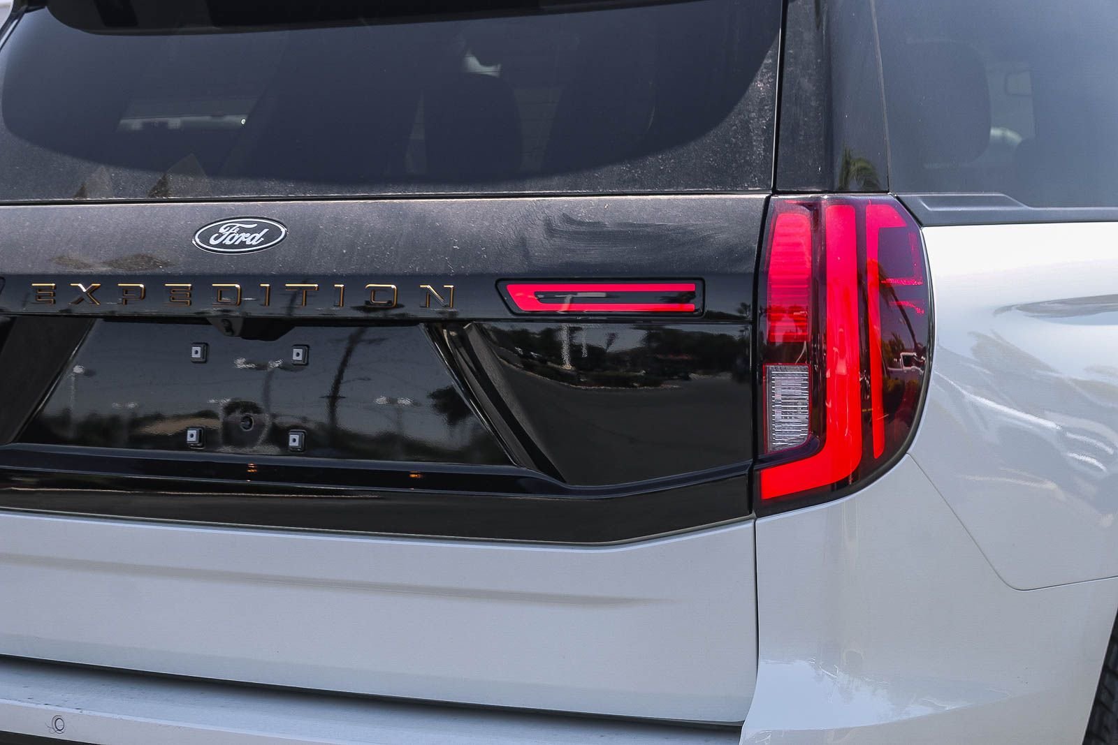 New 2026 Star White Metallic Tri-Coat Ford Tremor® image 10