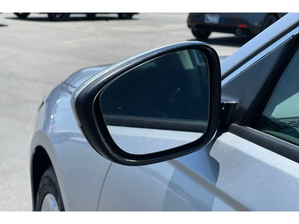 Used 2024 Solar Silver Metallic Honda LX image 11