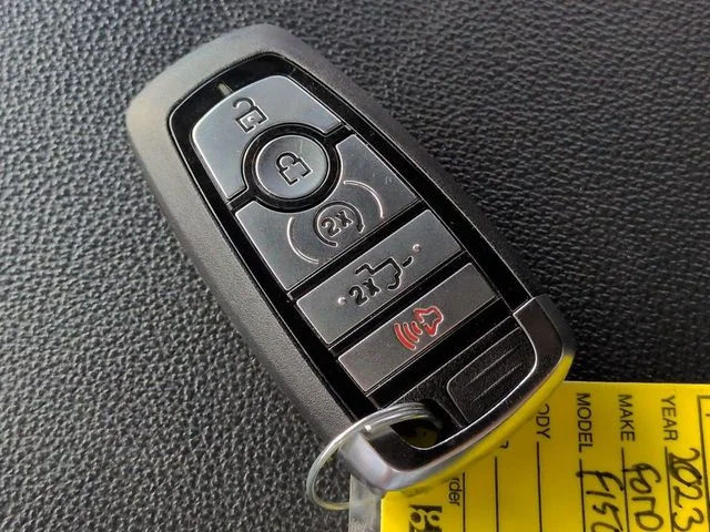 Used 2023 Agate Black Metallic Ford XLT image 28