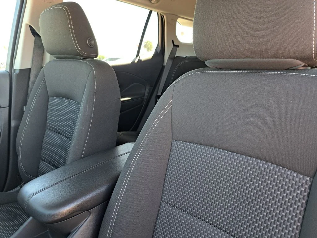 Used 2023 Silver GMC SLE image 19