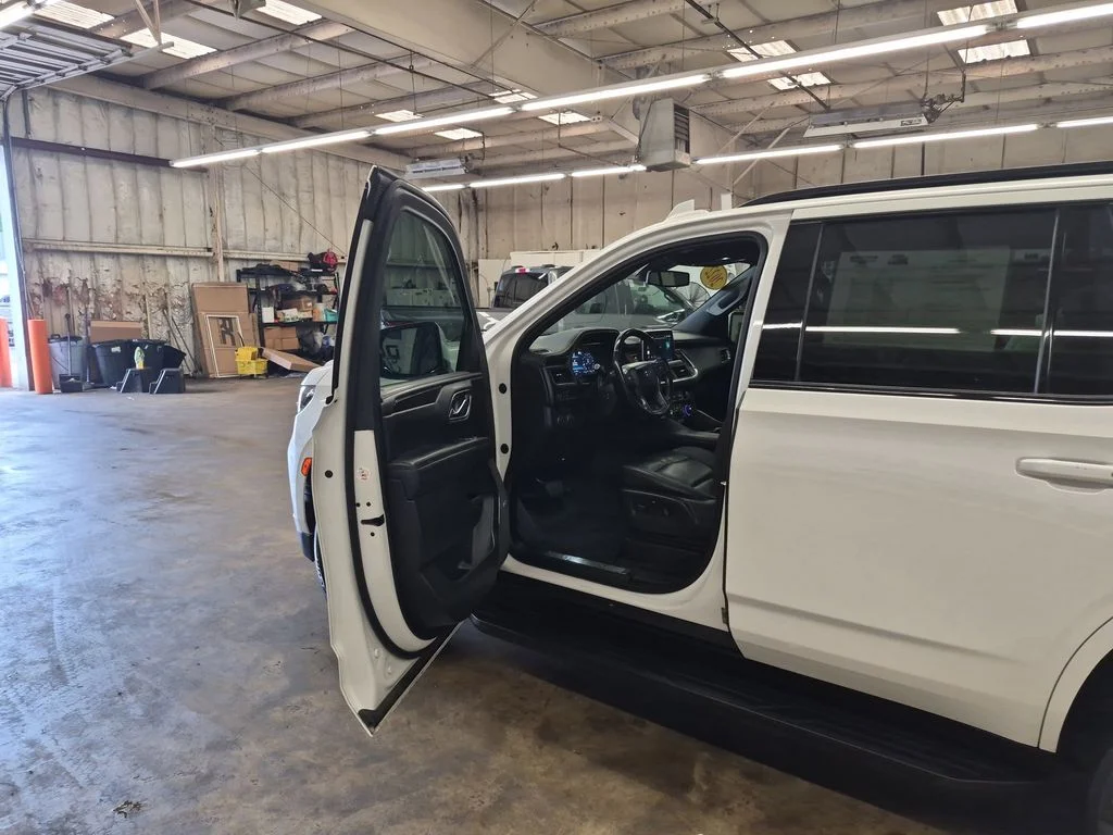 Used 2022 Iridescent Pearl Tricoat Chevrolet RST image 9