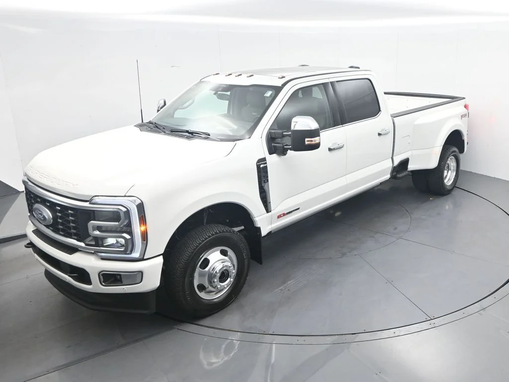 New 2026 Star White Metallic Tri-Coat Ford F-350® Platinum® image 23