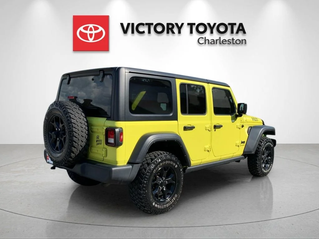 Used 2022  Jeep Unlimited Willys image 7