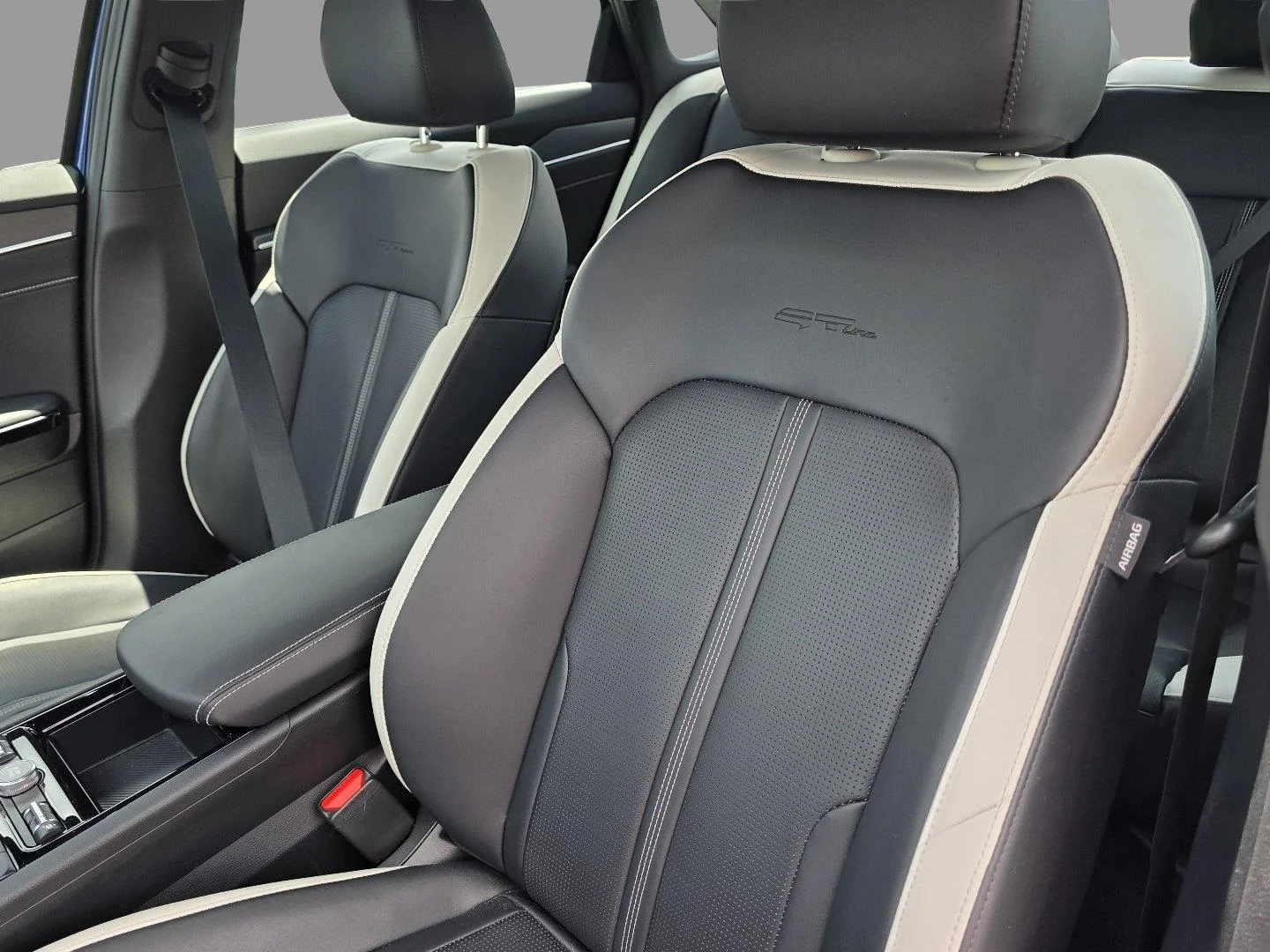 Used 2025 Yacht Blue Kia GT-Line image 22