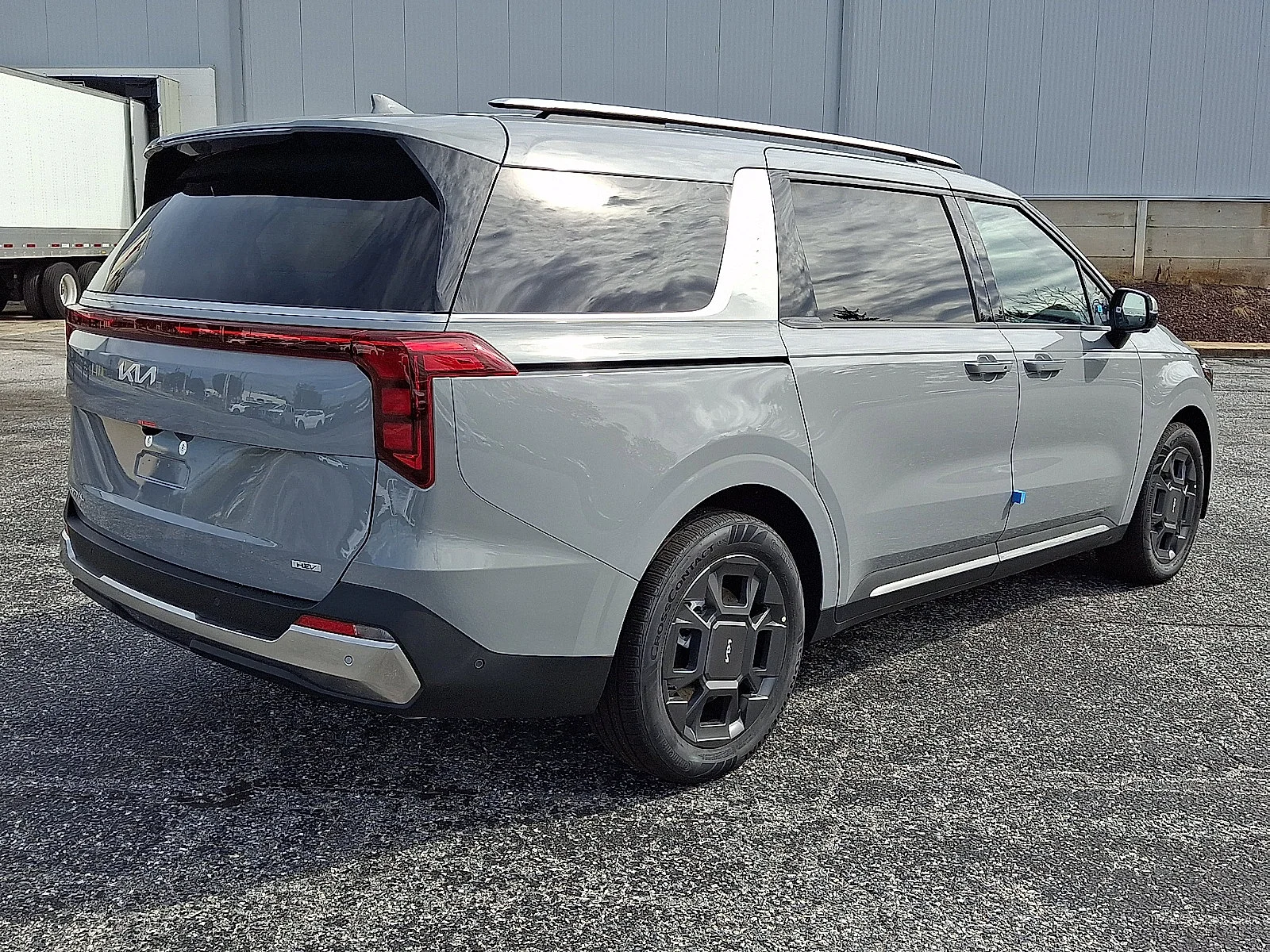 New 2027 Silver Kia SX image 8