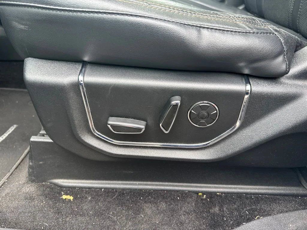Used 2018 White Ford Platinum image 8