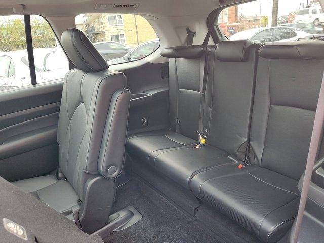 Certified Used 2024 WIND CHILL PEARL Toyota  image 27