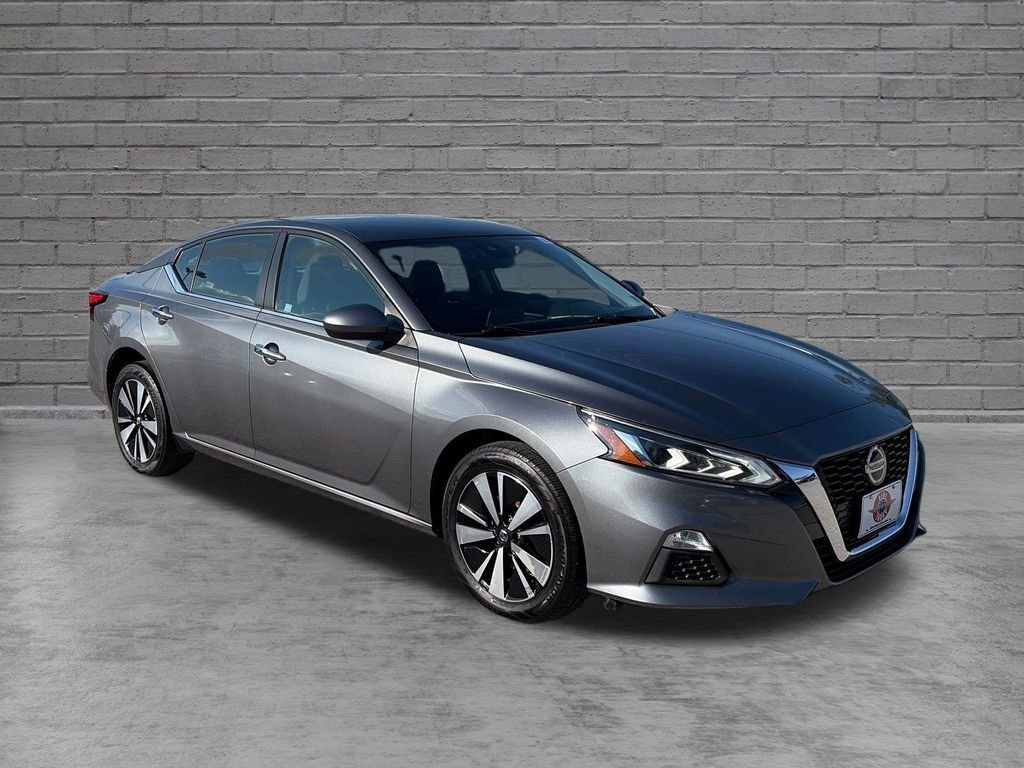 Used 2021 Gun Metallic Nissan 2.5 SV image 8