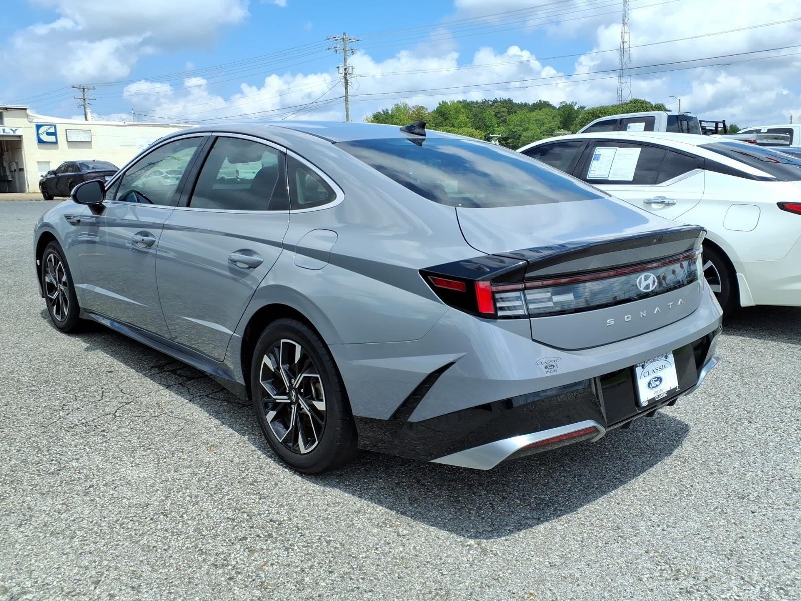Used 2024 Transmission Blue Hyundai SEL image 4