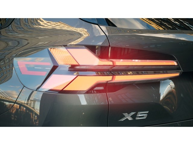 New 2026 Dravit Grey Metallic BMW xDrive50e image 8