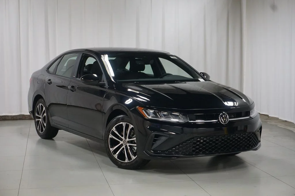 New 2026 Deep Black Volkswagen 1.5T Sport image 2