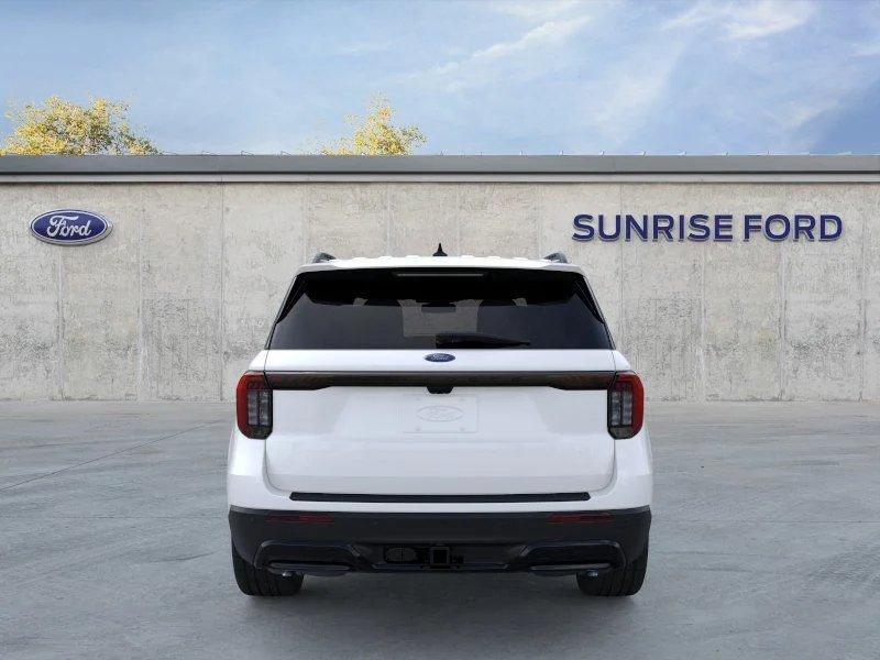 New 2026 Star White Metallic Tri-Coat Ford ST-Line image 5