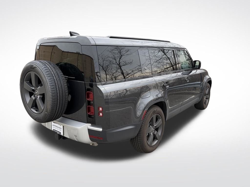 Used 2024 Gray Land Rover S image 8