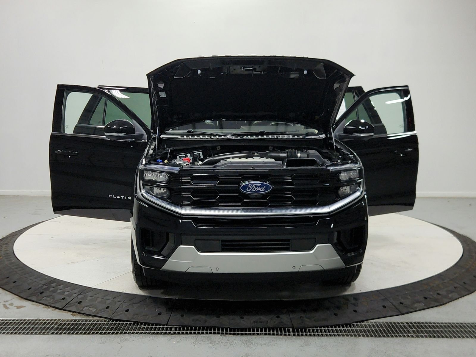 Used 2025 Agate Black Ford Platinum image 11