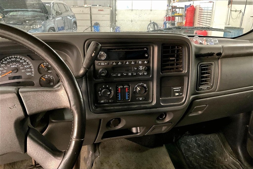 2004 CHEVROLET SILVERADO - Image 4