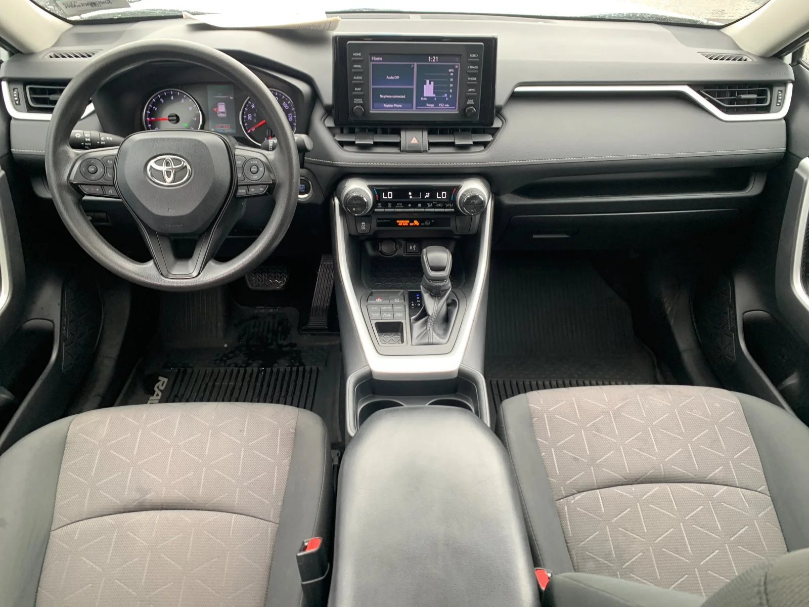 Used 2019 White Toyota XLE image 15
