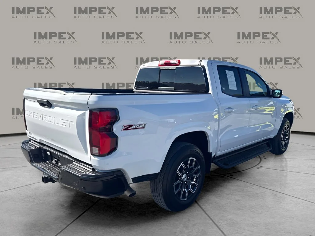 Used 2025 White Chevrolet Z71 image 5