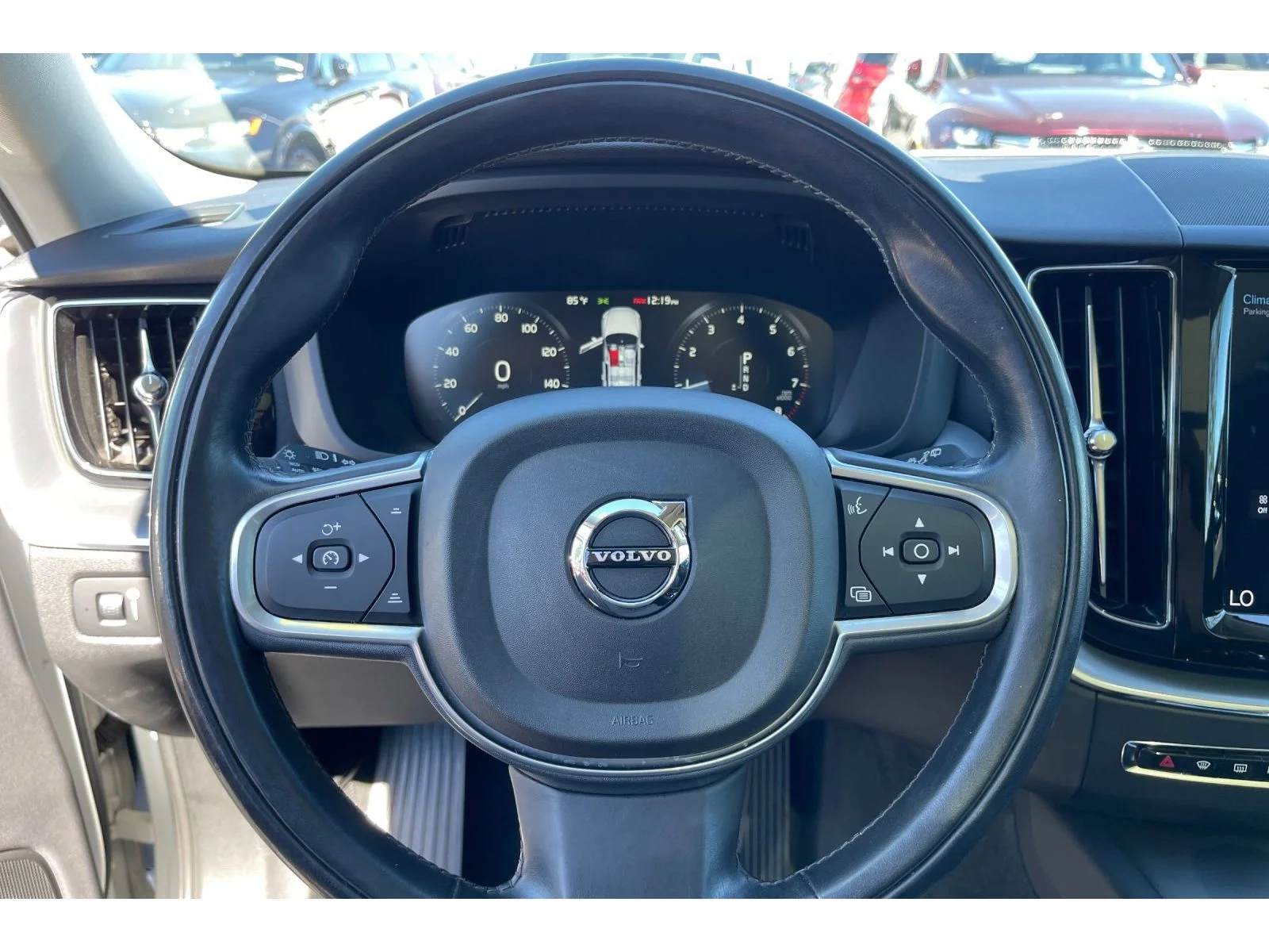 Used 2018 Ice White Volvo Momentum image 36