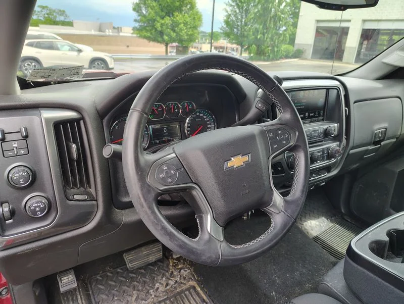 Used 2018 Red Chevrolet LT image 11