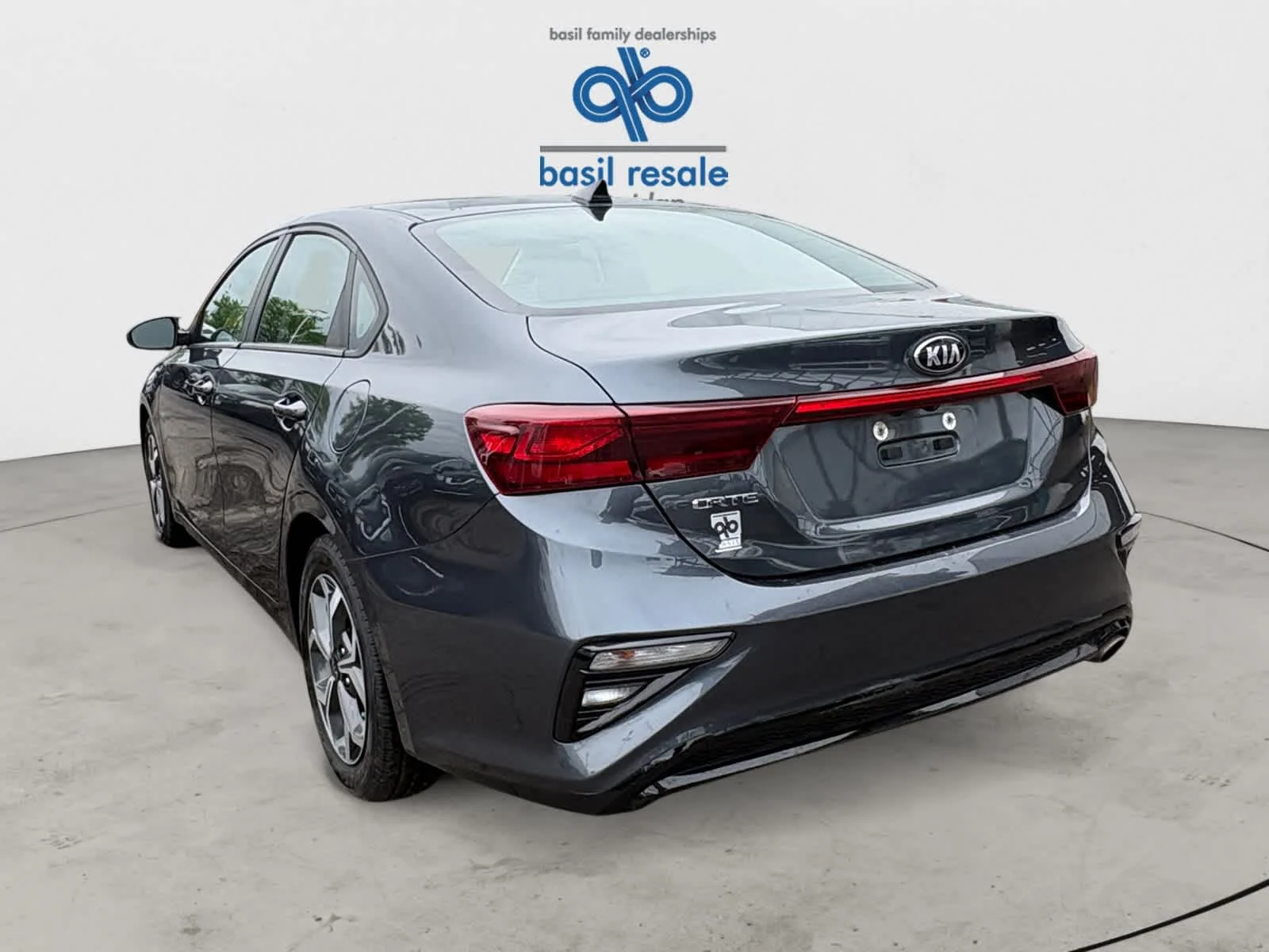 Used 2021 Gravity Gray Kia LXS image 4
