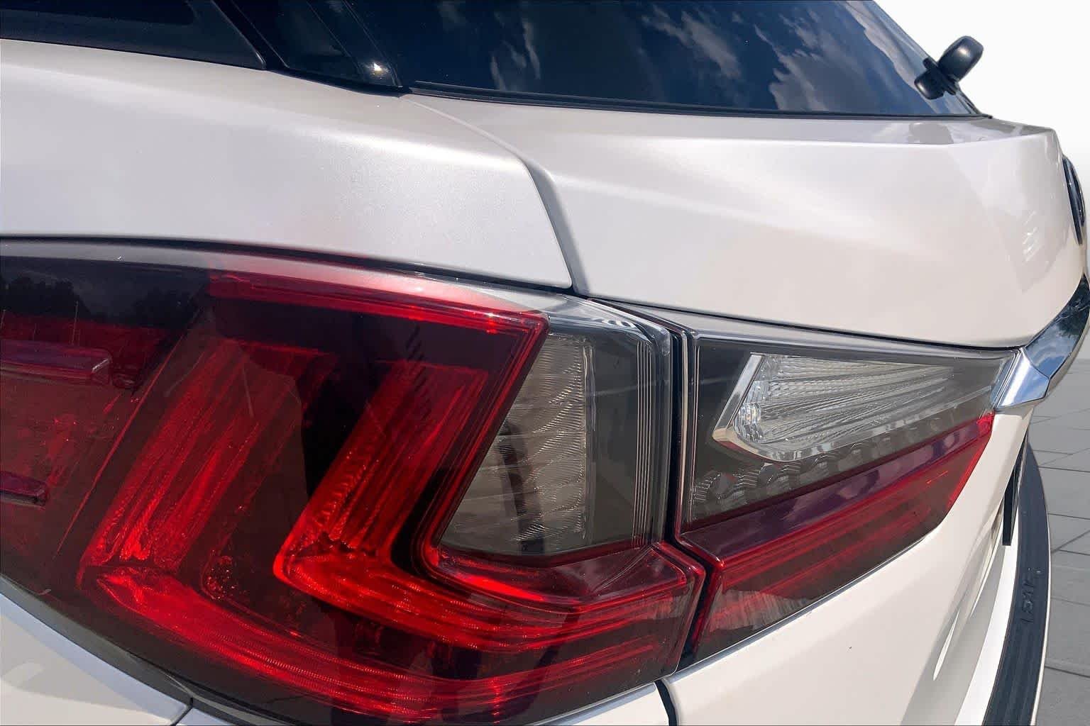 Used 2018 Eminent White Pearl Lexus  image 28