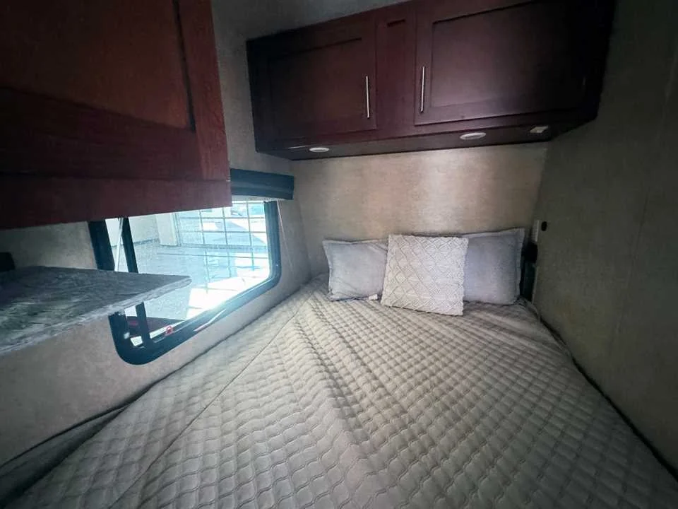 Used 2015  FOREST RIVER  image 10