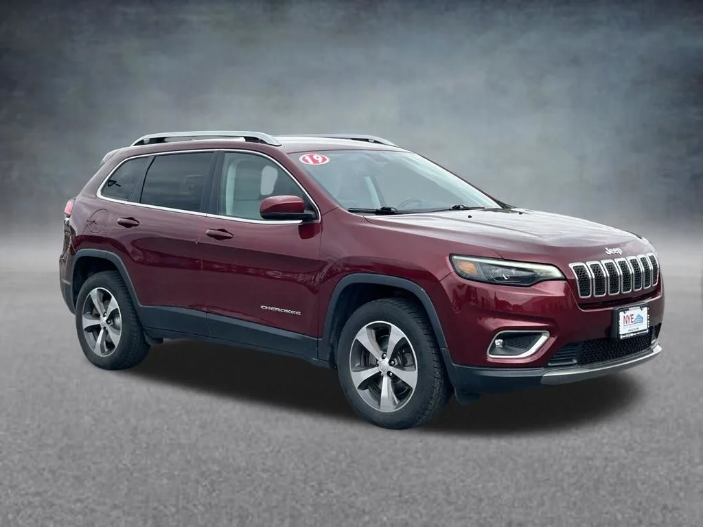 Used 2019 Red Jeep Limited image 8